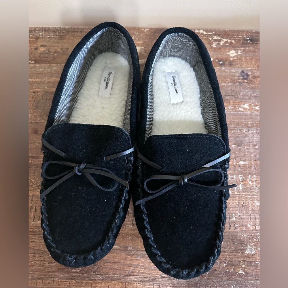 Goodfellow & Co Black Suede Moccasin Slippers women’s size 10 NEW